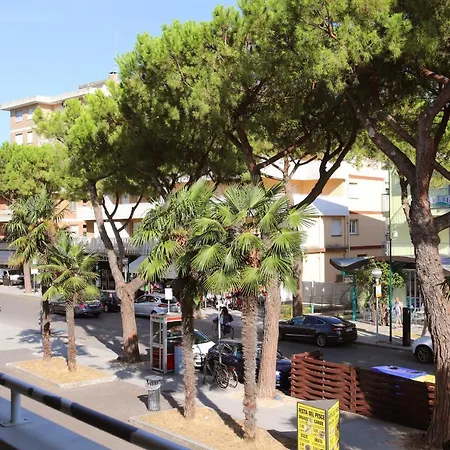 Apartament Sabbiadoro Center Lignano Sabbiadoro Esterno foto